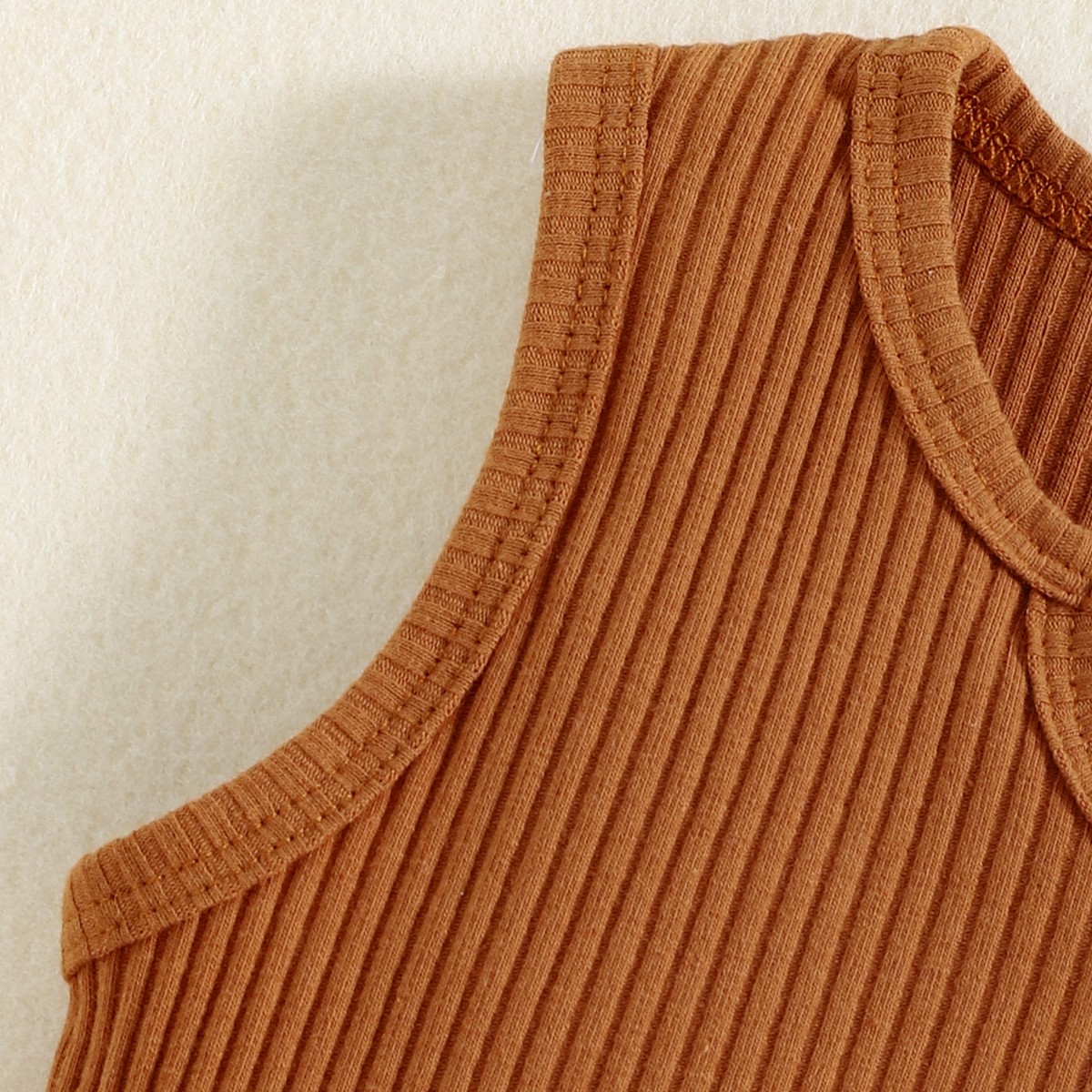 其中一个商品属性被隐藏；